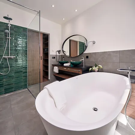 Karls Hotel 4*